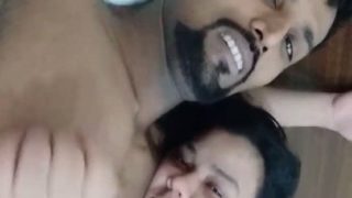 Elder bhabhi helping young devar handjob MMS